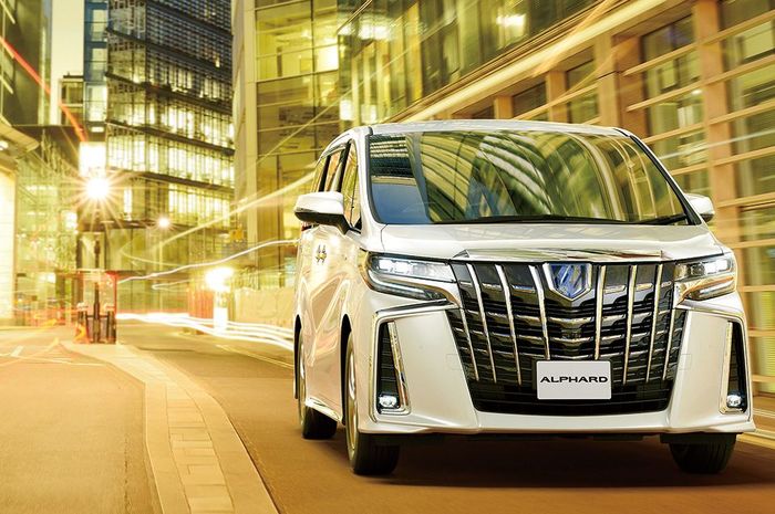 Facia depan dari Toyota Alphard 2018