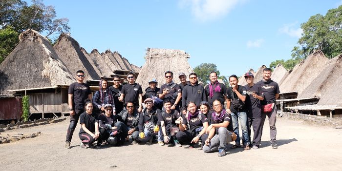 Peserta INDONESIA RIDER QUEST 2018 finish di Labuan Bajo, Nusa Tenggara Timur