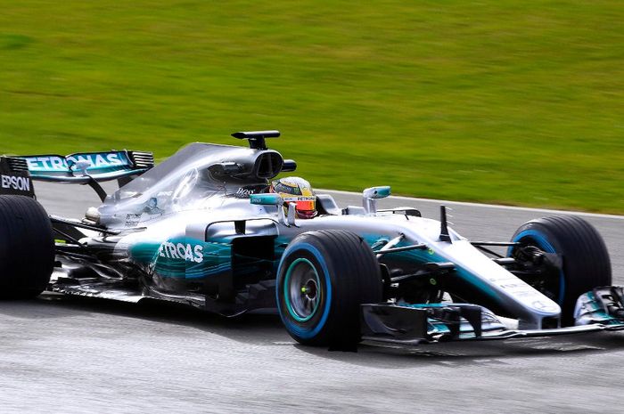 Mercedes W08 yang dipakai musim kompetisi 2018