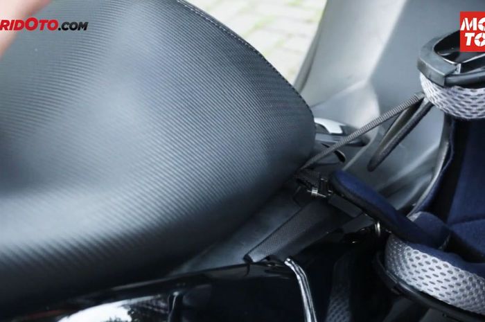 Gantungan helm sudah berfungsi dengan baik