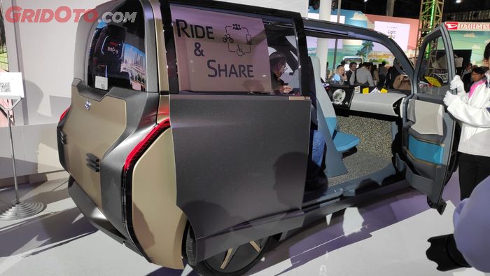 Toyota e-Trans. Konsep mobil ini untuk ride &amp; sharing, bisa dipakai untuk siapa saja dan mengantar barang ke mana saja