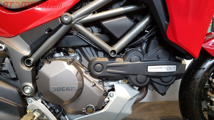 Mesin Ducati Multistrada bertipe Testastretta DVT