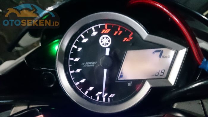 Speedometer NVL yang mengalami sunburn