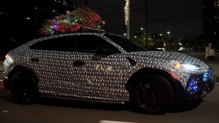 Lamborghini Urus spesial kado Natal
