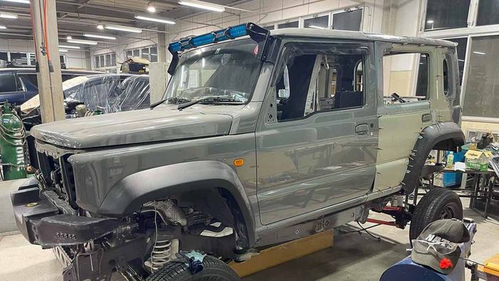 Suzuki Jimny JB74 3 pintu dibikin panjang dan melar pakai pintu tambahan