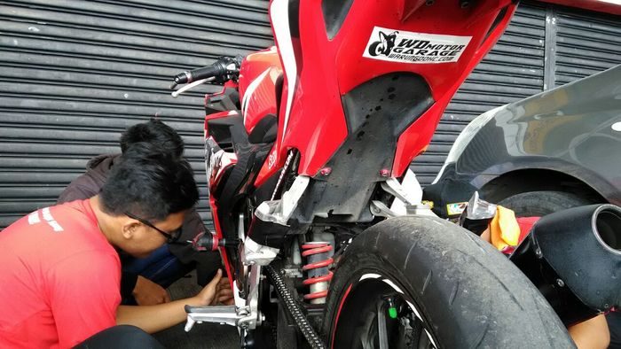 CBR150R dari tim CRD Jogja