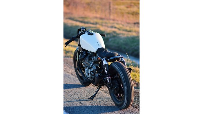 Honda CX500 custom brat cafe dari Sault Built Garage.