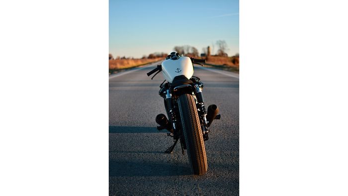 Honda CX500 custom brat cafe dari Sault Built Garage.