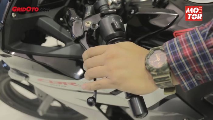 Tuas kopling jangan digantung