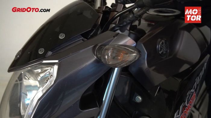 Cek kondisi kabel-kabel dan bohlam