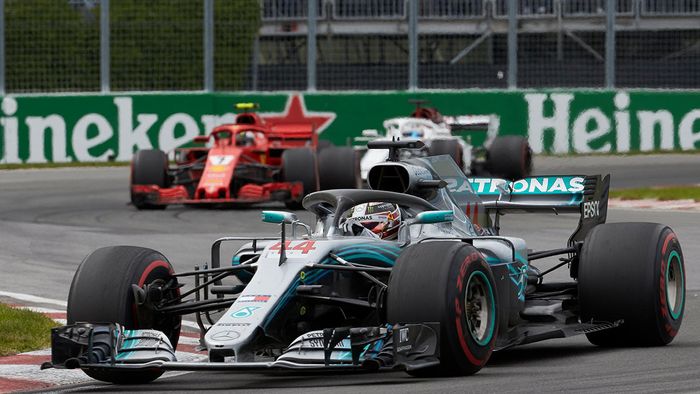 Di GP F1 Kanada, Lewis Hamilton terseok-seok karena tim Mercedes menunda memperbarui mesin mobil pembalapnya