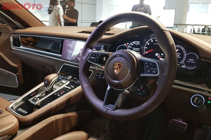 Layout Interior Porsche Panamera Sport Turismo