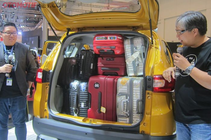 Renault Triber Bagasi Diklaim Luas, Ternyata Bisa Telan 9 Koper 