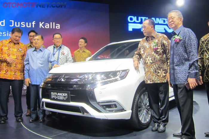 Ekspor mobil 1 juta unit optimis tercapai pada 2025. Hal ini disampaikan oleh Airlangga Hartarto, Menteri Perindustrian dalam sambutan pembukaan pameran Gaikindo Indonesia International Auto Show (GIIAS) 2019