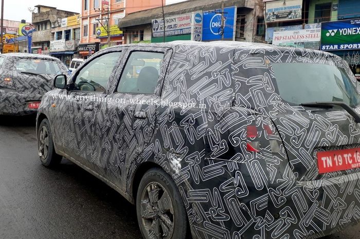 Datsun GO dan Datsun GO+ facelift yang terlihat sedang dites di jalan