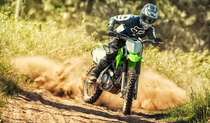 Kawasaki KLX230R versi offroad kental minus lampu, sein dan spion