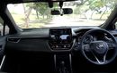 Bau Hangus Masuk Kabin Saat Mobil Ngebut? Coba Tutup Pakai Ini