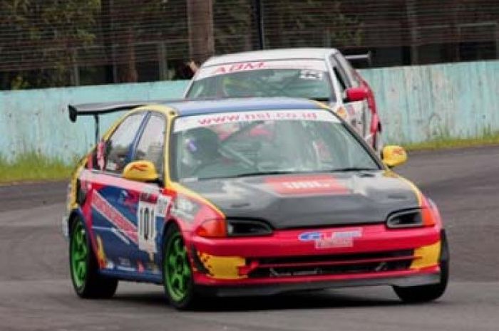 ISSOM : M. Ichsan Kunci Gelar Juara Super Touring ISSOM 2014