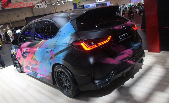 Tampak buritan Honda City HB modifikasi