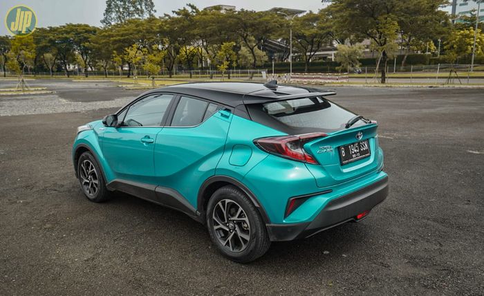 Ilustrasi Toyota C-HR Hybrid