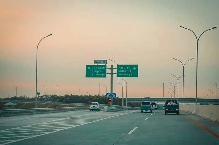 Suasana di Tol Pandaan-Malang