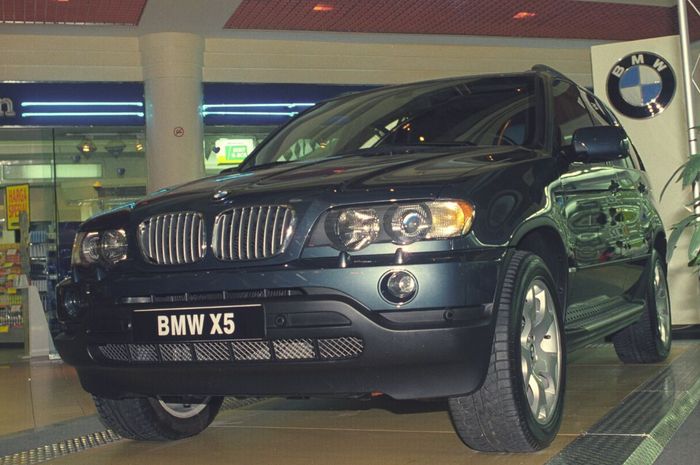 BMW X5 keluaran awal harganya sudah di bawah Rp 200 juta