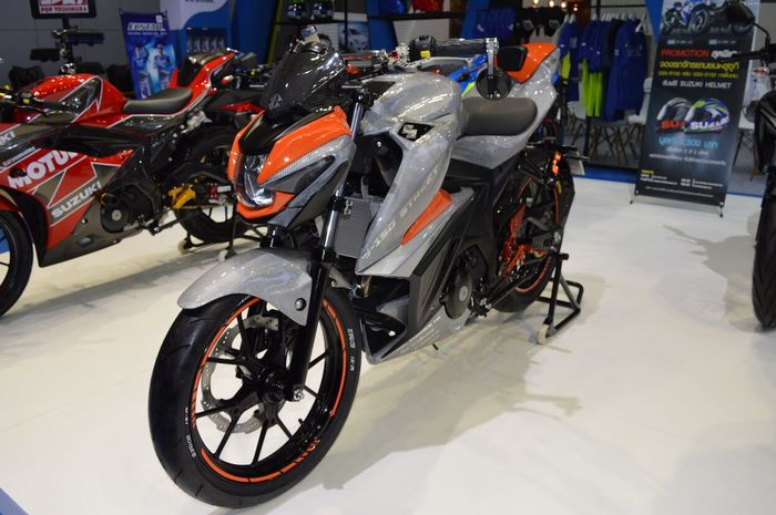 Suzuki GSX-S150 berbaju full carbon