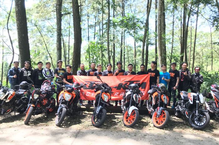 Acara KTM-Orange Ride pengguna KTM di Surabaya