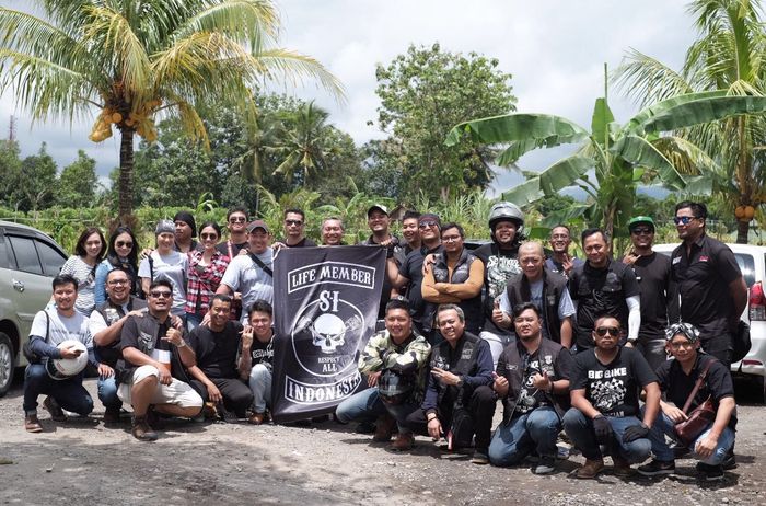 mengunjungi candi ratu boko