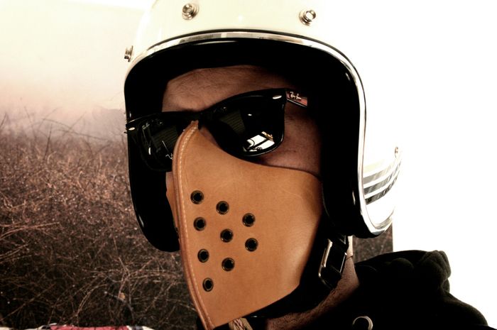 Ilustrasi kaca mata riding