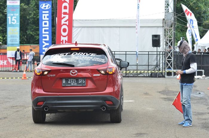 Test Drive Mobil Baru di Otobursa Tumplek Blek