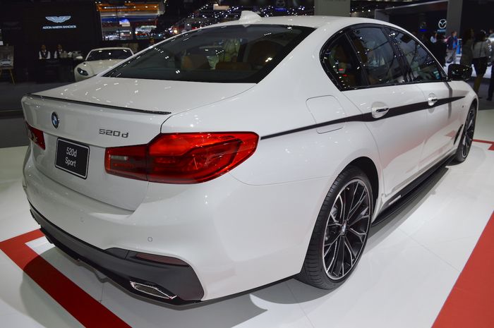 BMW 520d Sport tampil makin sporti pakai aksesoris BMW M Performance