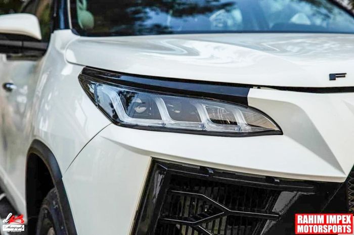 Modifikasi Toyota Fortuner pasang lampu depan versi Legender