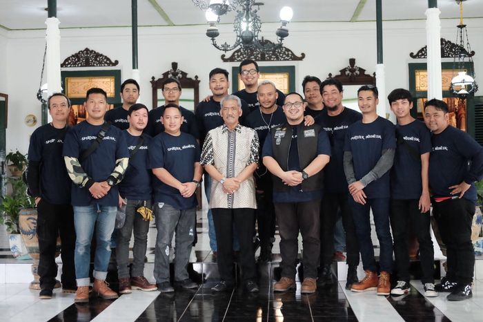 Komunitas SportSter Indonesia mengunjungi kediaman Gusti Bendoro Pangeran Haryo (GBPH) H. Prabukusumo di kediaman beliau selaku Pembina IMI Yogyakarta