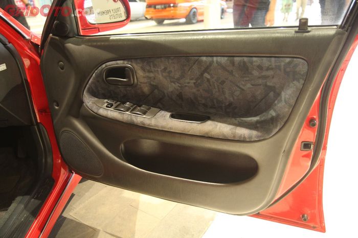 Doortrim diambil dari Greco L-Touring