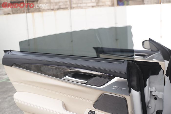 Kaca frameless di BMW 630i GT Luxury Line bikin tambah keren