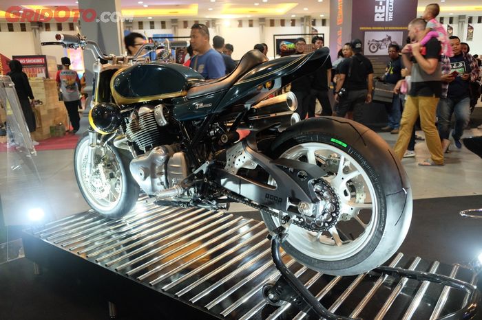 Bodi dan beberapa part diganti dengan part berbahan aluminium