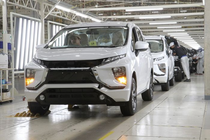 Xpander dirakit di fasilitas produksi milik Mitsubishi di Bekasi