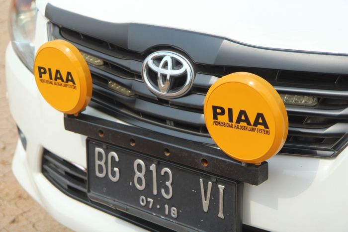 Foglamp membantu kala kabut atau hujan deras