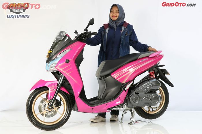 Berwarna unyu, Yamaha Lexi punya cewek ini raih gelar Best Elegant