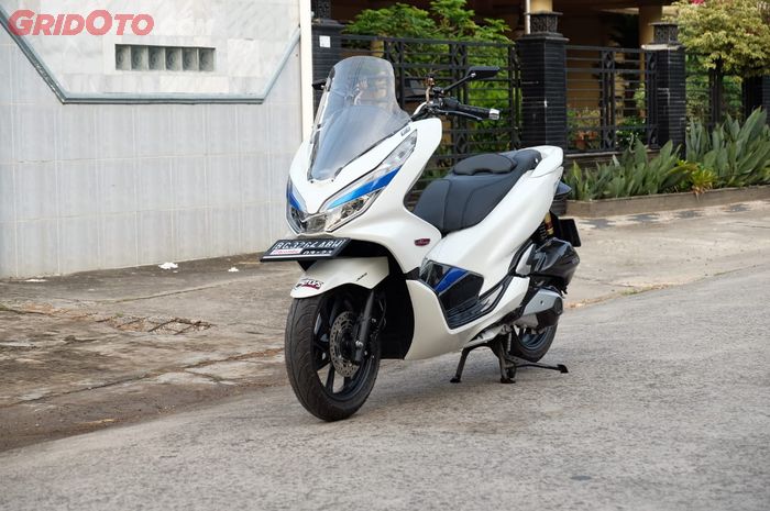 Modifikasi Honda PCX minimalis tapi pakai part mewah