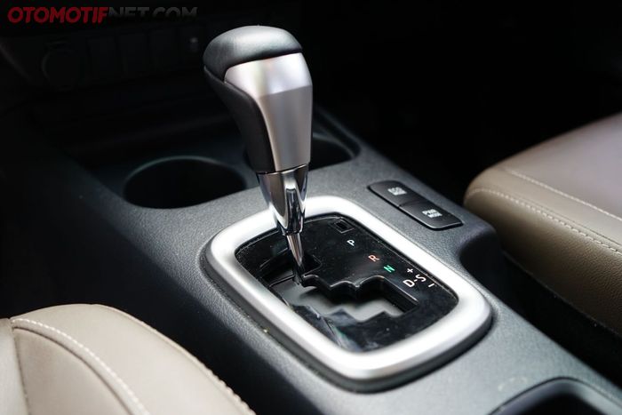 Transmisi Toyota Hilux terbaru sudah 6 percepatan