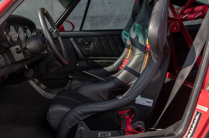 Kabin Porsche 911 RWB