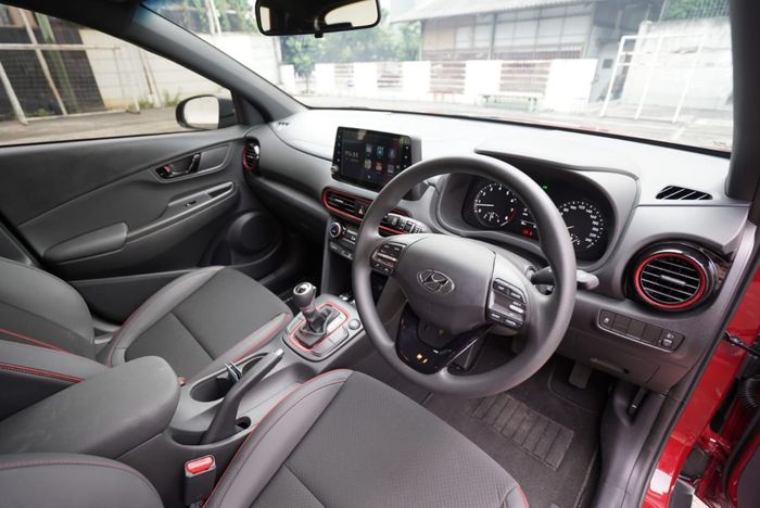 Interior Hyundai Kona tampak kekinian