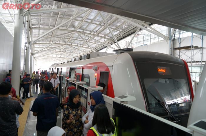LRT Jakarta tengah diuji coba