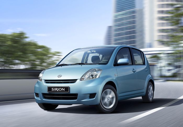 Daihatsu Sirion model generasi pertama yang dirilis di 2007