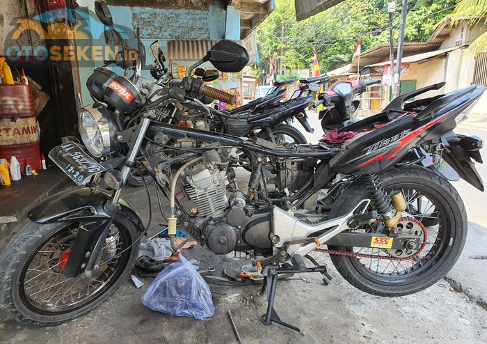 Sandy Motor Sport, bengkel spesialis Honda Tiger di Srengseng Sawah, Jakarta Selatan 