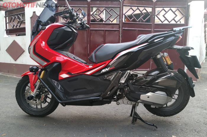 Honda ADV150 pakai suspensi upside down dan mesin dibuat mundur