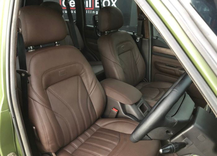 Tampilan kabin mewah dan berkelas dari restomod Ssangyong Musso peninggalan ayah Nikita Mirzani