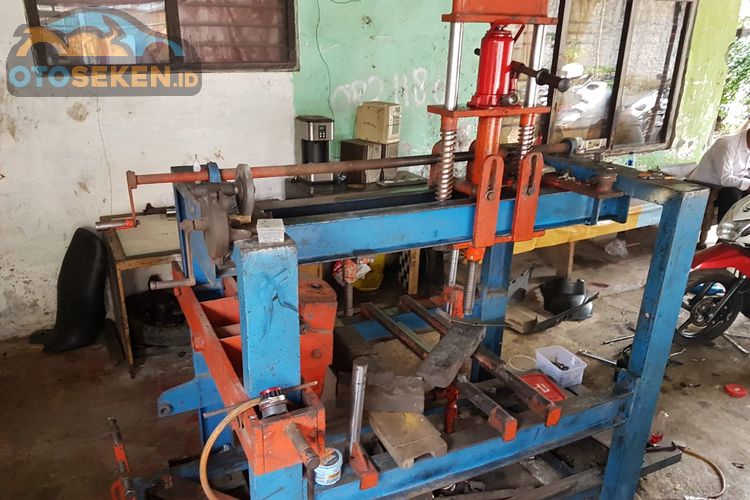 Segini Biaya Press Rangka Motor Yang Bengkok Akibat Kecelakaan 